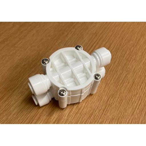 Four way splitter pressure valve for RO